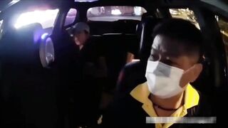 Chuyến xe hành phúc của đôi tình nhân trẻ hứng tình ngay sau lưng a tài xế p3