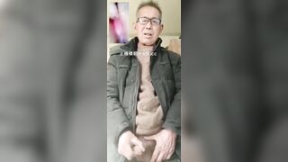 Bố ck già dâm call video sục cặc nhìn con dâu show hàng móc lồn dâm cho xem