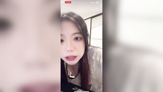 E teen mình dây TQ livetream lộ hàng cặp vú bé nhỏ mà k hề biết p2