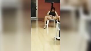 Hướng dẫn cách móc lồn đúng cách à??Mấy ní bên trời Tây này bị gì v trời
