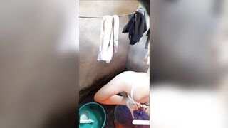 Đặt cam quay lén em teen sinh viên tóc vàng vú bự cùng trọ đi tắm