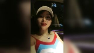 đi taxi chị gái nứng lồn đòi bú cu anh tài xế