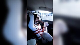 Trói người bạo dâm huấn luyện con đĩ dâm đãng public trên xe oto 11