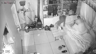 Hack cam gia đình vợ trẻ dâm đãng khỏa thân cùng ô chồng già bụng bự yếu sinh lí p7