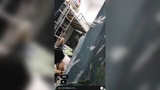 Nhỏ b cùng phòng khốn nạn call video quay lại cảnh bé b cùng phòng thay đồ cho b xem1