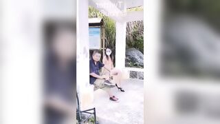 Khổ cho cụ ông mới sáng ra cv hít thở không khí mà gặp ngay dâm nữ khỏa thân
