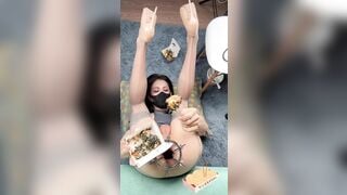 Em ladyboy cực xinh với cái lỗ đít bự cho lỗ nhị ăn dorayaki