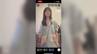 em học sinh quay clip thủ dâm cho bạn trai bị lộ ra ngoài