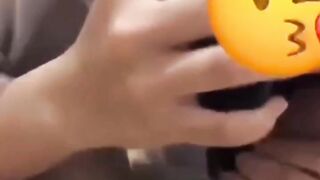 "con đang đi học nhóm mẹ ạ"