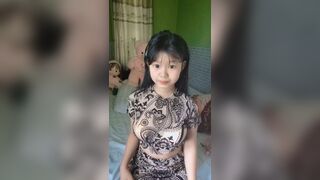 tiktoker 17 tuổi người myanmar lộ clip bán dâm