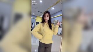 gái teen quay clip thủ dâm bán với giá 200 tệ