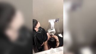 quay lén 2 em học sinh địt nhau trong nhà vệ sinh