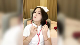 Dâm nữ cực xinh livetream show hàng ngon dâm đãng p9
