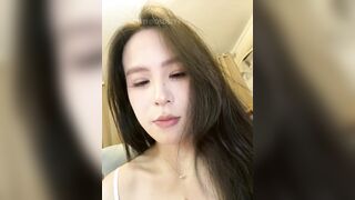 Dâm nữ cực xinh livetream show hàng ngon dâm đãng p37