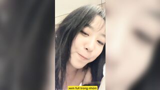 Thiên thần dâm nữa móc lồn chảy dâm thủy