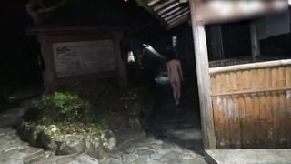 Siêu phẩm nude public của Urachihiro