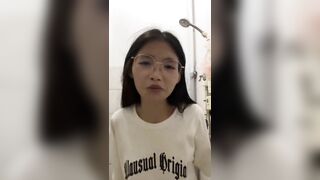 em học sinh nhét cu giả vào lồn gương mặt cực nứng