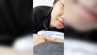Có ghệ dâm khổ thật ngày nào cũng bắt đè ra lột quần bú cu đều đặn như vắt chanh
