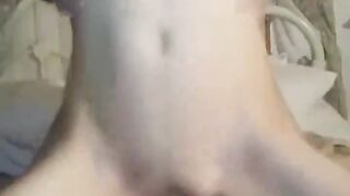 1 con cặt khủng như bắp đùi mà em gái kia đút vào lồn được 😱 rồi ai sẽ lắp đầy