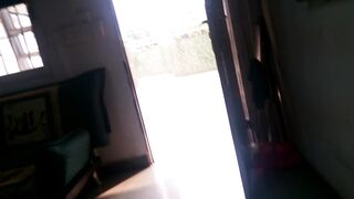 em đồng nghiệp đang in tài liệu thì bị quay lén