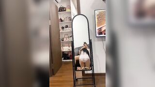 Vợ đang thay đồ bạn chồng vô bắt vợ bú cu