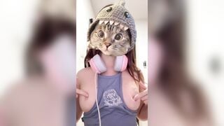 "tao dùng filter nhé không lộ mặt đâu ngại lắm"