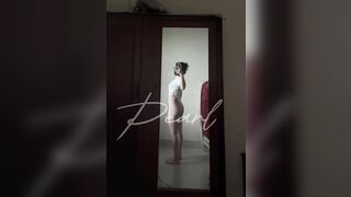 "em mặc bộ này đi với mấy thằng bạn được hongggg chúng nó hong lmj em đâu"