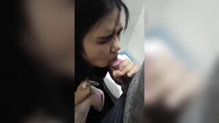 Gạ chị gái hàng xóm bú mút con cặc dâm đãng kích thích