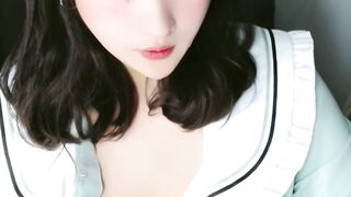 Gái xinh chubby vú to lồn múp khoe hàng trên live 2