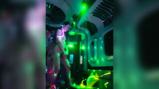 Cứ chịu chi là các em karaoke tay vịnh phục vụ hết mình cháy hết mình