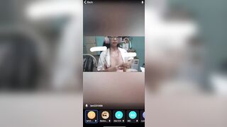 Nhỏ lớp trưởng bảo live dạy học mà sao thầy hiệu trưởng cũng thấy vô xem