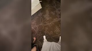 thú vui của bọn cambuchia bắt gái xinh làm con chó để làm vui,tội nghiệp em gái