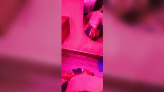 một đêm mãn nguyện với bé sgbb lồn hồng không lông