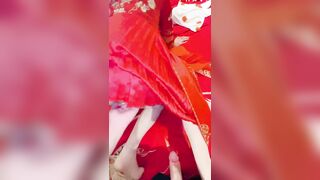 Bú cái lồn hồng hào của em dâu trước ngày cưới