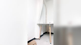 Bố mẹ đi vắng nên ở nhà đè bé e họ xinh kính cận trắng múp ra đụ bắn sướng tê cặc