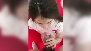 Cho dì bú cu xuất tinh đầy mặt