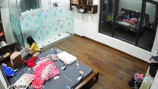 Hack cam phòng ngủ của 2 chị em dáng ngon vừa tắm vừa thay đồ - 1 (Hack cam,quay lén)