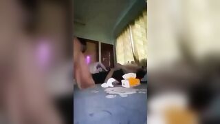 Mày đi mua thuốc đi tao hết tiền rồi