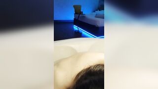 chịch bé sinh viên từ nhà tắm ra đến phòng ngủ trong chuyến du lịch đà nẵng