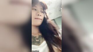 Em gái Trung Quốc cắt áo quần ra khoe vú lồn cho ny xem