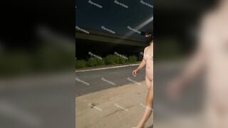 Dâm nữ dáng ngon thích public tối nào cũng khỏa thân ra ngoài đi dạo mới chịu được