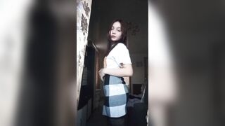 Em tây múp rụp, địt thì đầm phải biết