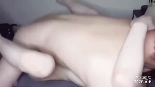【父女乱伦】这么漂亮的白虎女儿被兽父侵犯内射 - 热门岛国视频和麻豆视频 - 黄色仓库