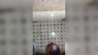 Chị. Họ tắm 2