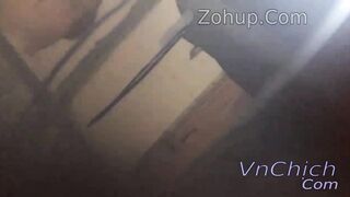 38,55Quay lén em gái tắm mặt dễ thương vú nhỏ nhưng ngon vl