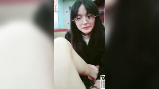 cô giáo viên dâm đãng đang dạy bài cứ sờ cu học sinh