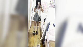 Loli dâm mình dây thích phô dâm trước gương #1