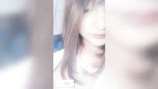 Em học sinh xinh như Thiên Thần tập tành thủ dâm