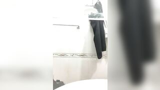 E TẮM TÍ CHO MÁT, CHỨ NÓNG LẮM