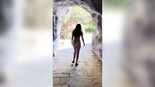 chị họ bệnh hoạn thích phô dâm